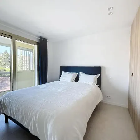 Apartment Modern 2 Bedroom In The Heart Of *